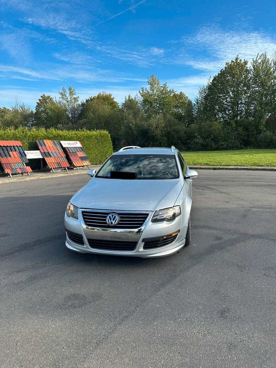 Volkswagen Passat 2006 — rear view