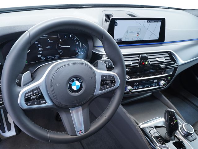 Fahrzeugabbildung BMW 530 i Touring M Sportpaket FACELIFT-MODELL