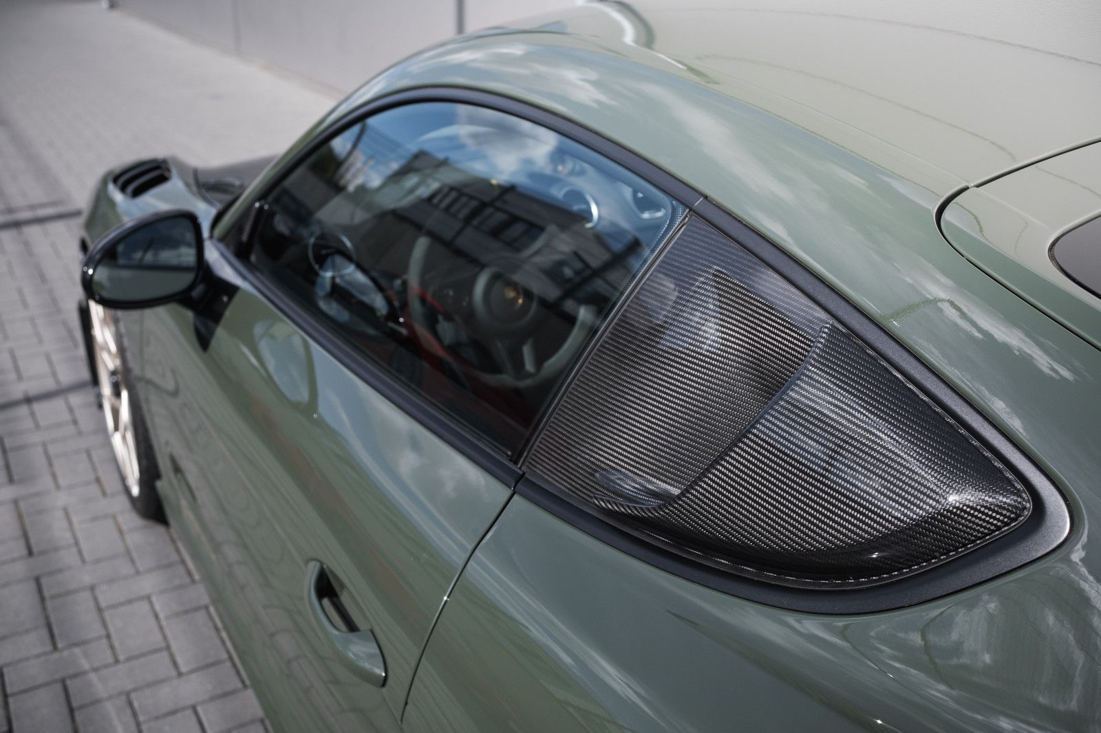 Fahrzeugabbildung Porsche 718 GT4 RS-PTS-Sonderwunsch-Weissach-Lift