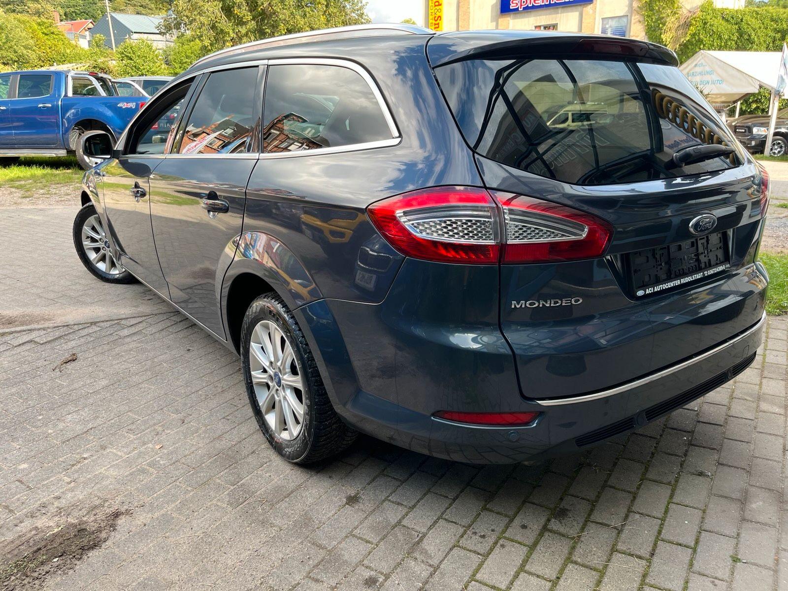 Ford Mondeo 2012 — interior
