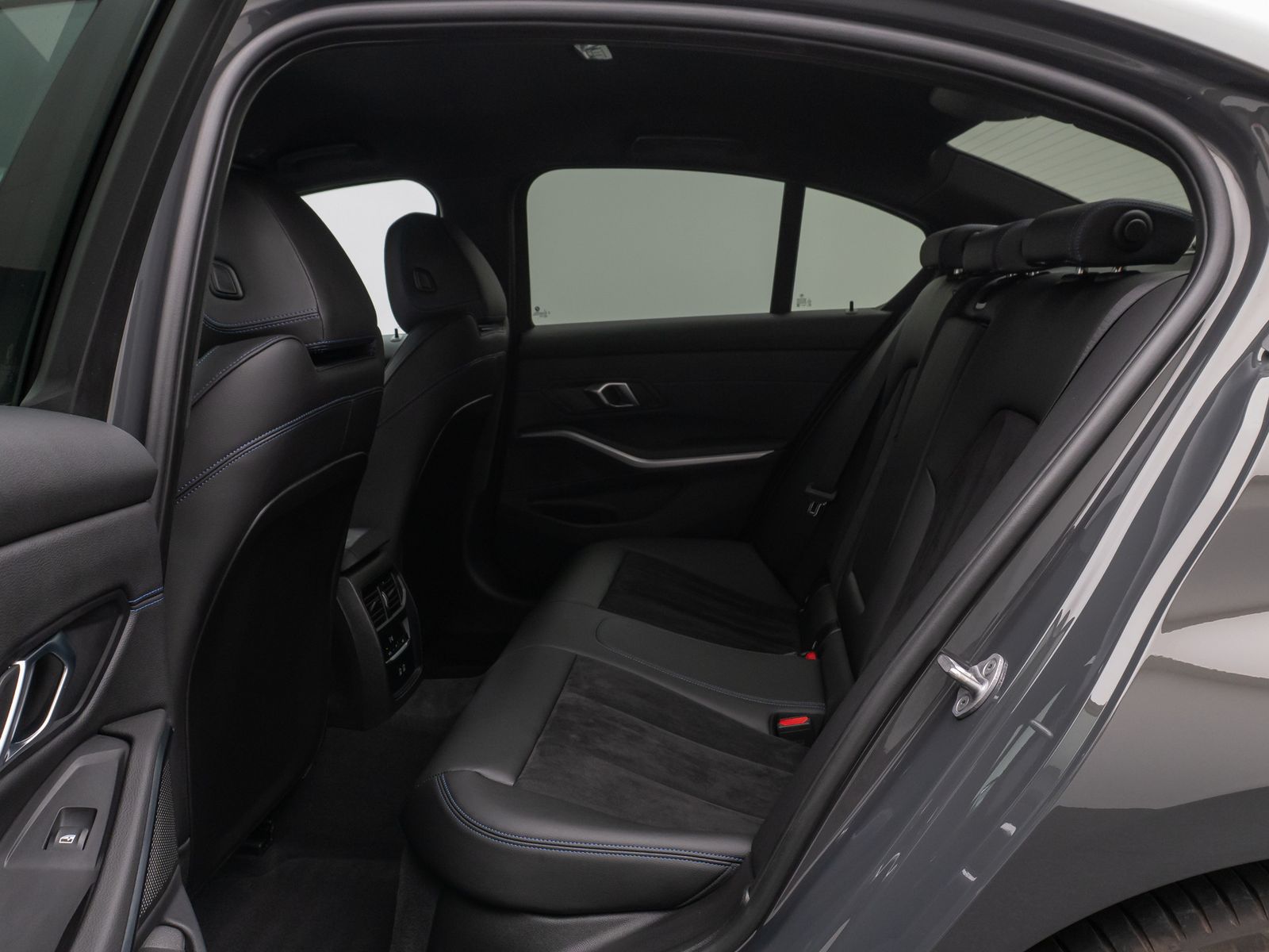 Fahrzeugabbildung BMW 320d  xD M Sport Kamera DAB HiFi Stop&Go Komfort