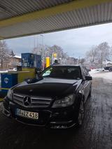 Mercedes-Benz C 220 CDI T AVANTGARDE AVANTGARDE - Mercedes-Benz C 220 aus 2012 mit Diesel-Antrieb: Kombi