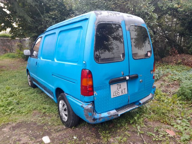 Nissan Vanette Autocarro