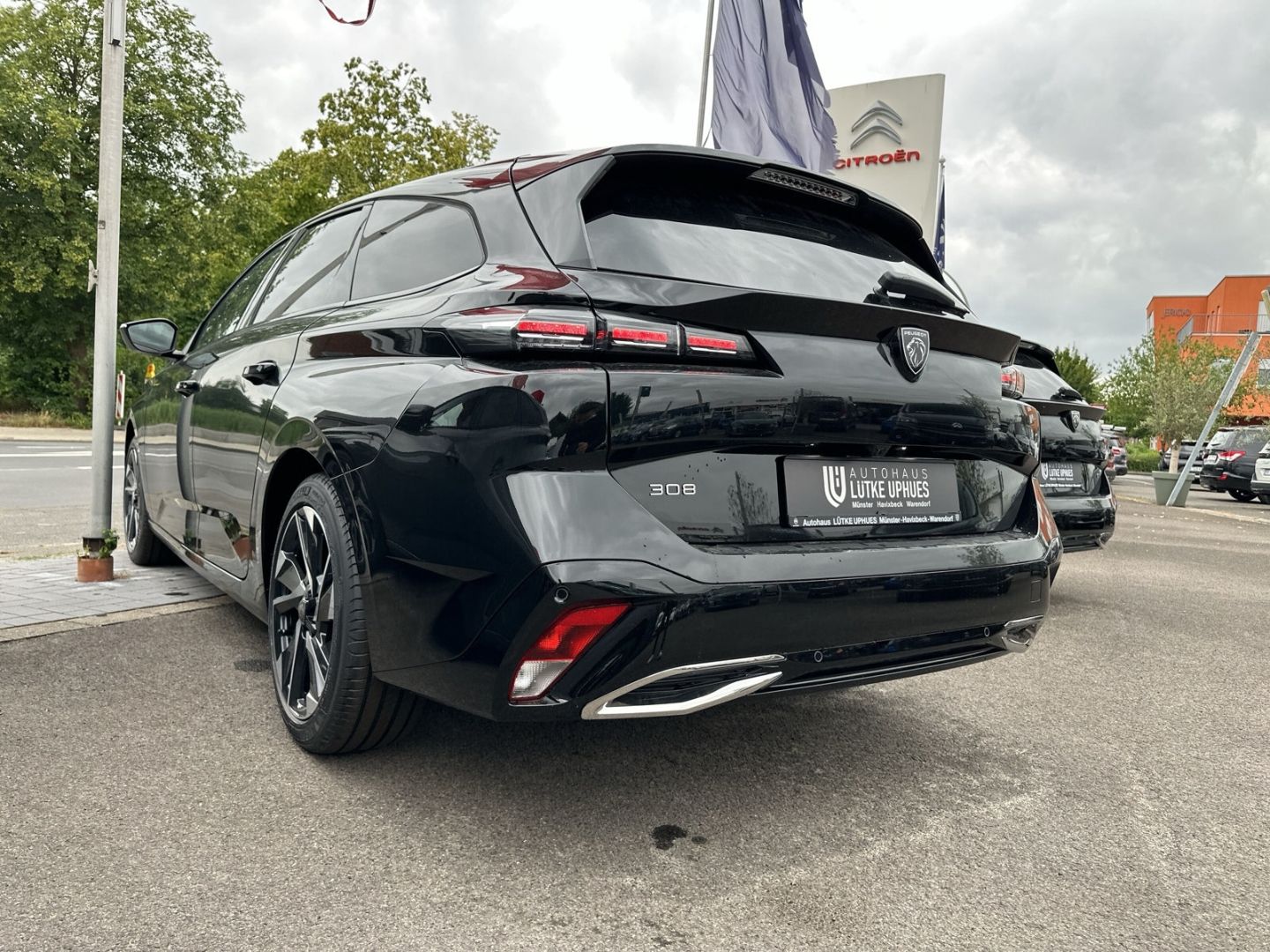 Fahrzeugabbildung Peugeot 308 SW ALLURE BlueHDi 130 EAT8 Navi  ACC CarPlay