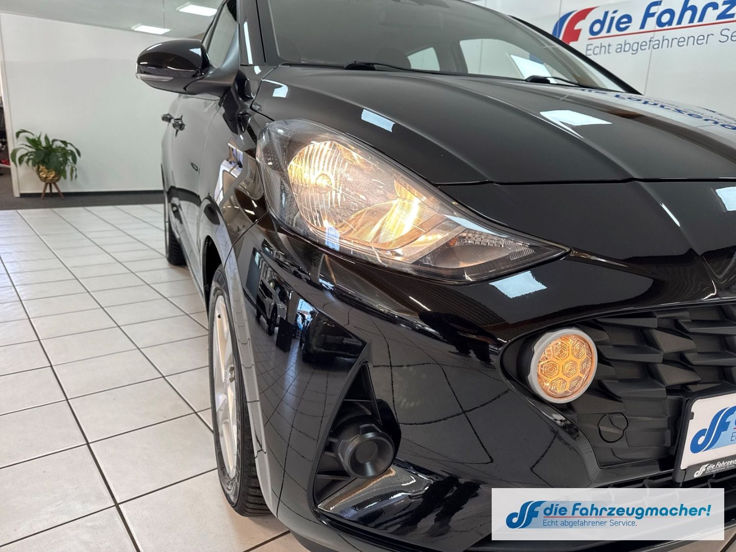 Fahrzeugabbildung Hyundai i10 Trend Navi Apple CarPlay Android Auto Musiks