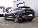 Ford Mustang MACH-E GT AWD Panoramadach, 1a Zustand - schwarze Ford Mustang Mach-E