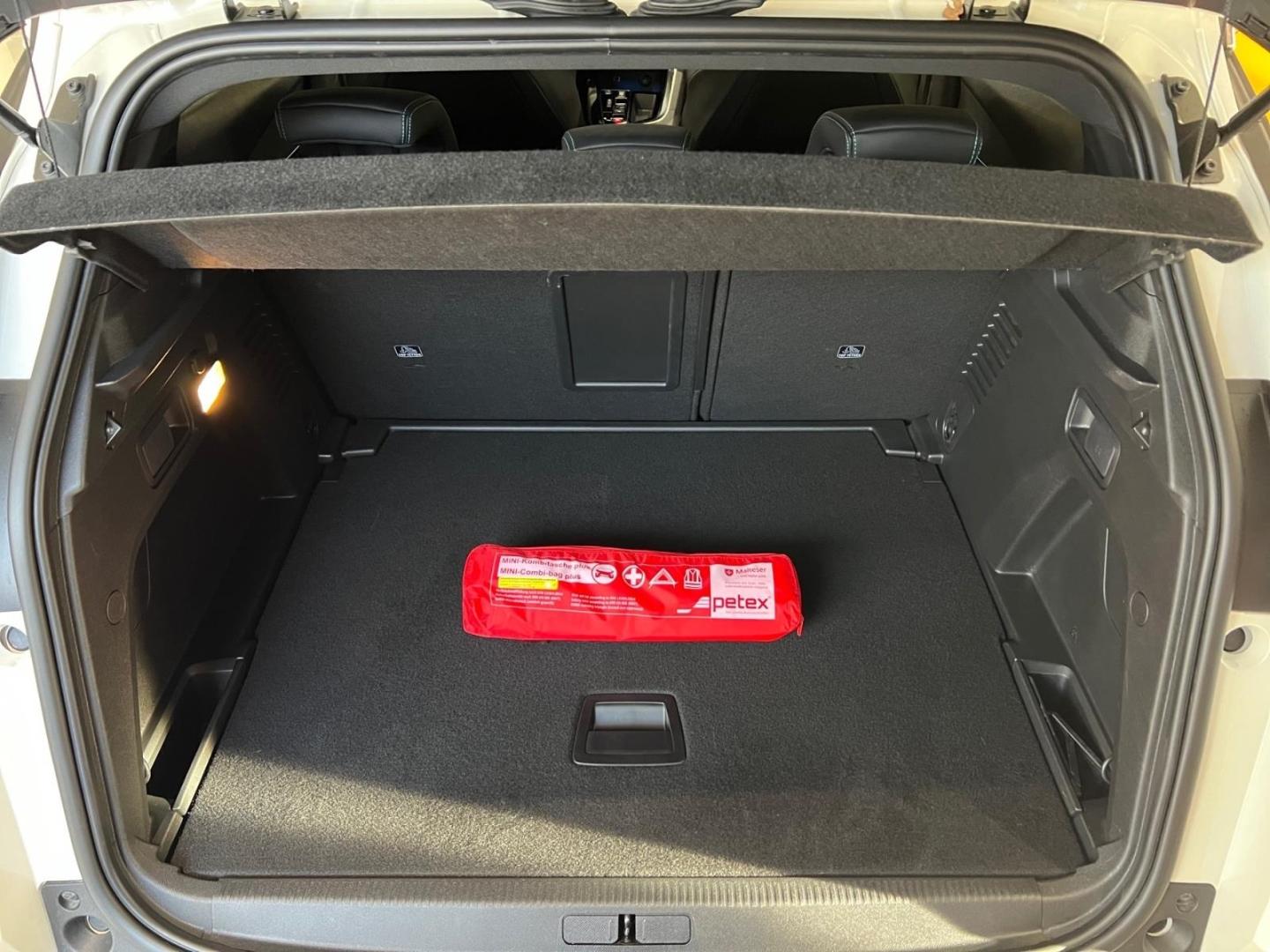 Peugeot 3008 Allure Pack Navi Voll-LED Alu+Allwetterrad 