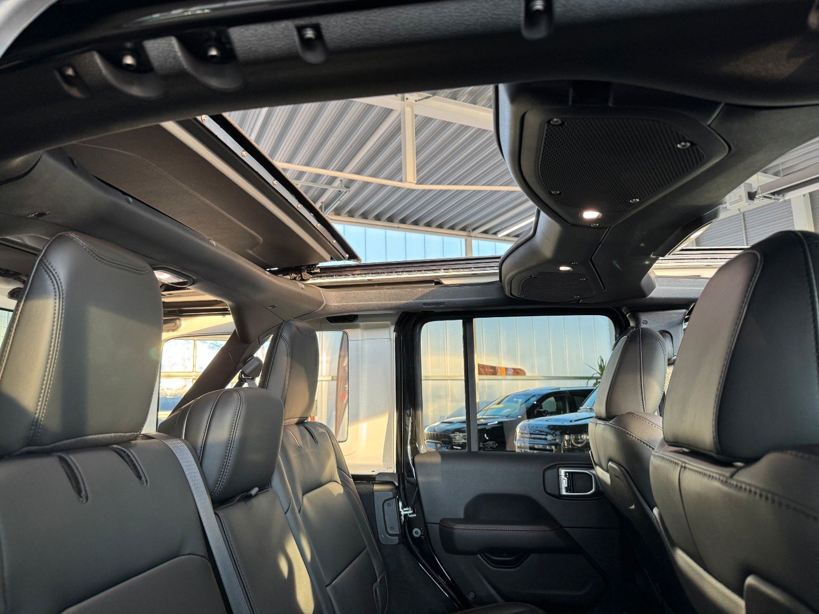 Fahrzeugabbildung Jeep Wrangler 2.0T-GDI Rubicon RECON X 4x4 "Sky One"