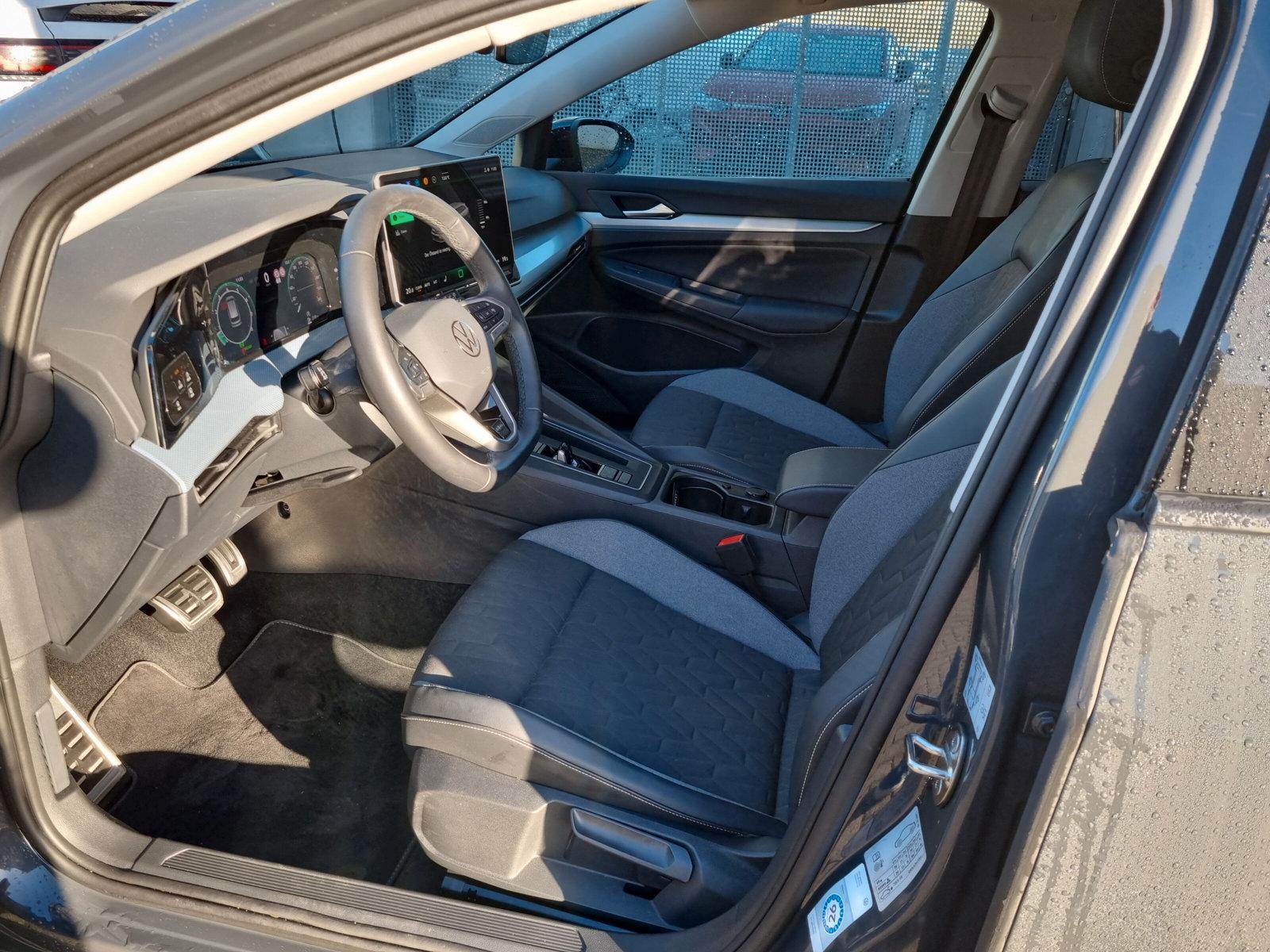 Volkswagen Golf VIII Variant 1.5 eTSI DSG Goal PANO AHK, миниатюра 10