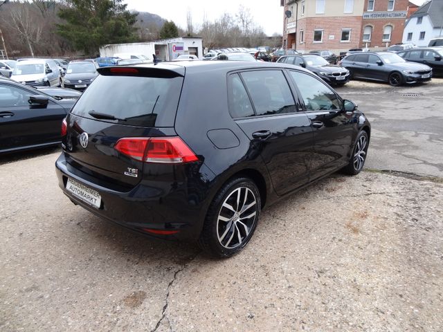 Fahrzeugabbildung Volkswagen Golf VII Lim. Allstar/ 2.Hd/SitzH/Navi/PDC/Tempo