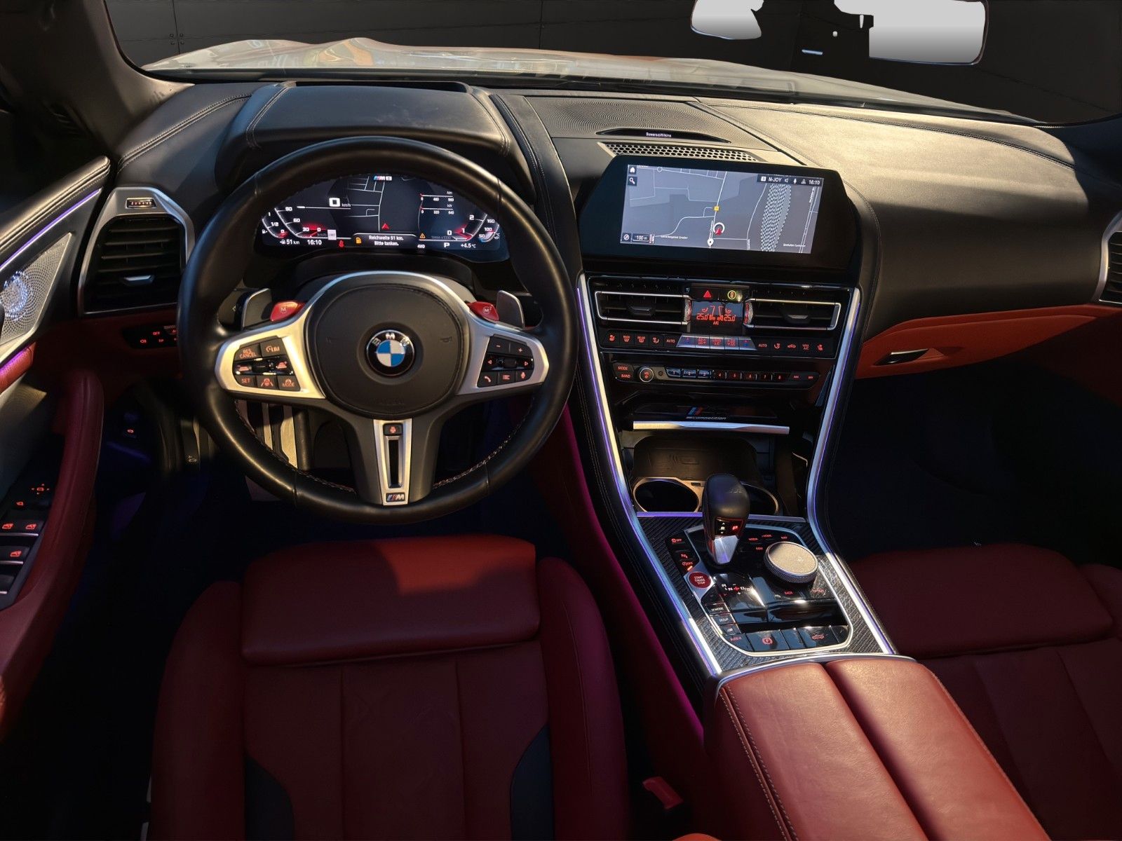 Fahrzeugabbildung BMW M8 Comp xDrive B&W/Keramik/SportAGA/Carbon/Laser