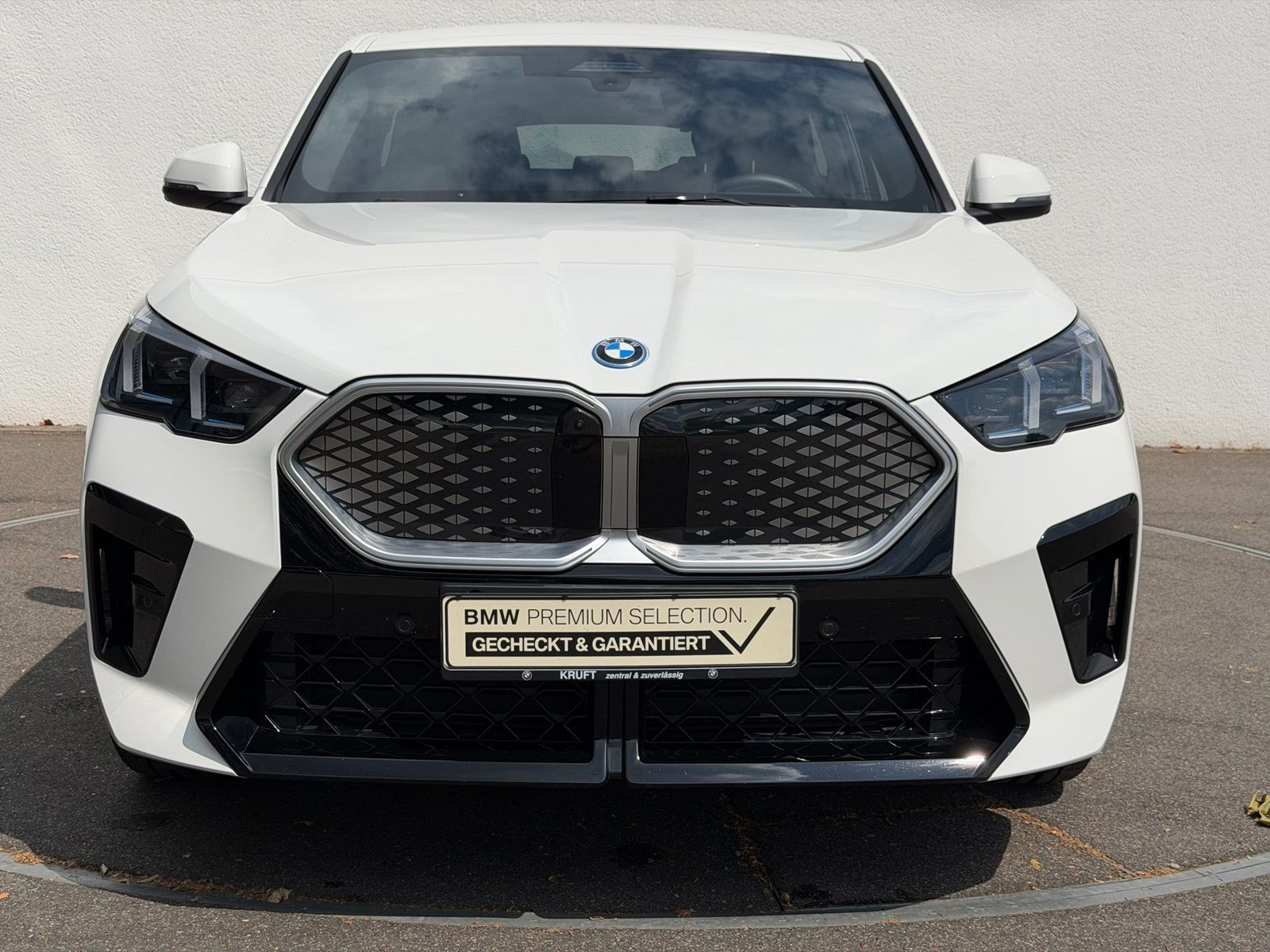 BMW iX2 - Bild 5