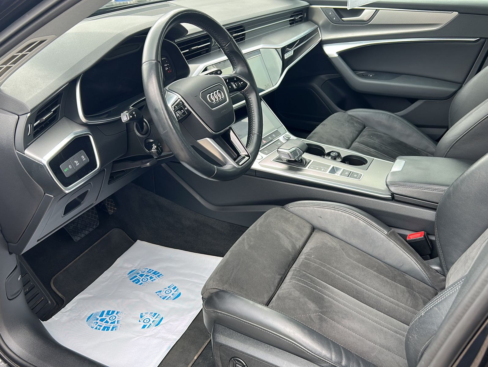 Fahrzeugabbildung Audi A6 Avant 45 TDI quattro SPORT