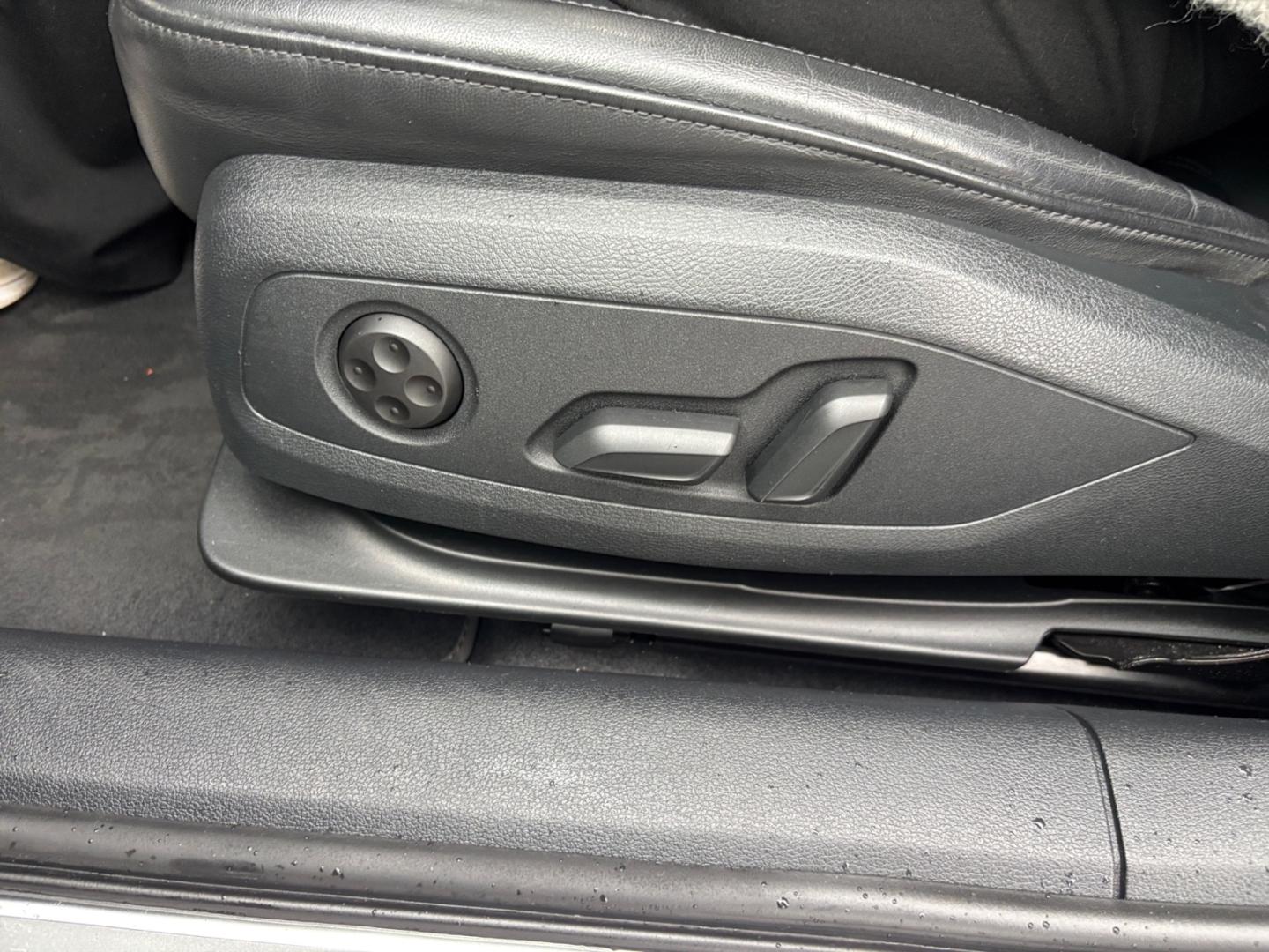 Audi A4 Avant*S tronic*Leder*ACC*Navi*AHK*Kamera*LED