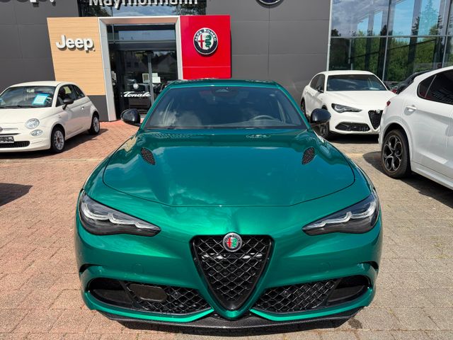 Alfa Romeo Giulia Quadrifoglio Oro