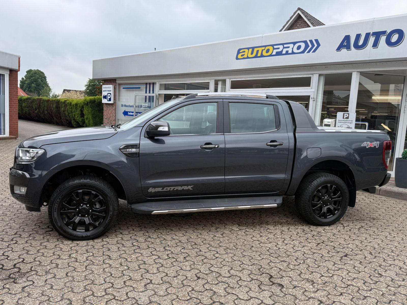 Fahrzeugabbildung Ford Ranger Wildtrak 2.2 TDCI Doka 4x4 Navi/ACC/AHK