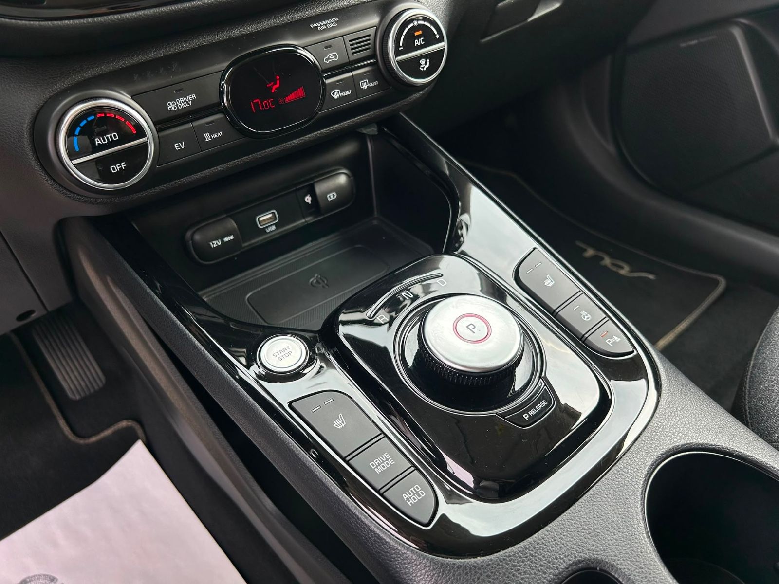 Fahrzeugabbildung Kia e-Soul Spirit°64 kWh°LED°3 Phasen°Kamera°1.Hand°