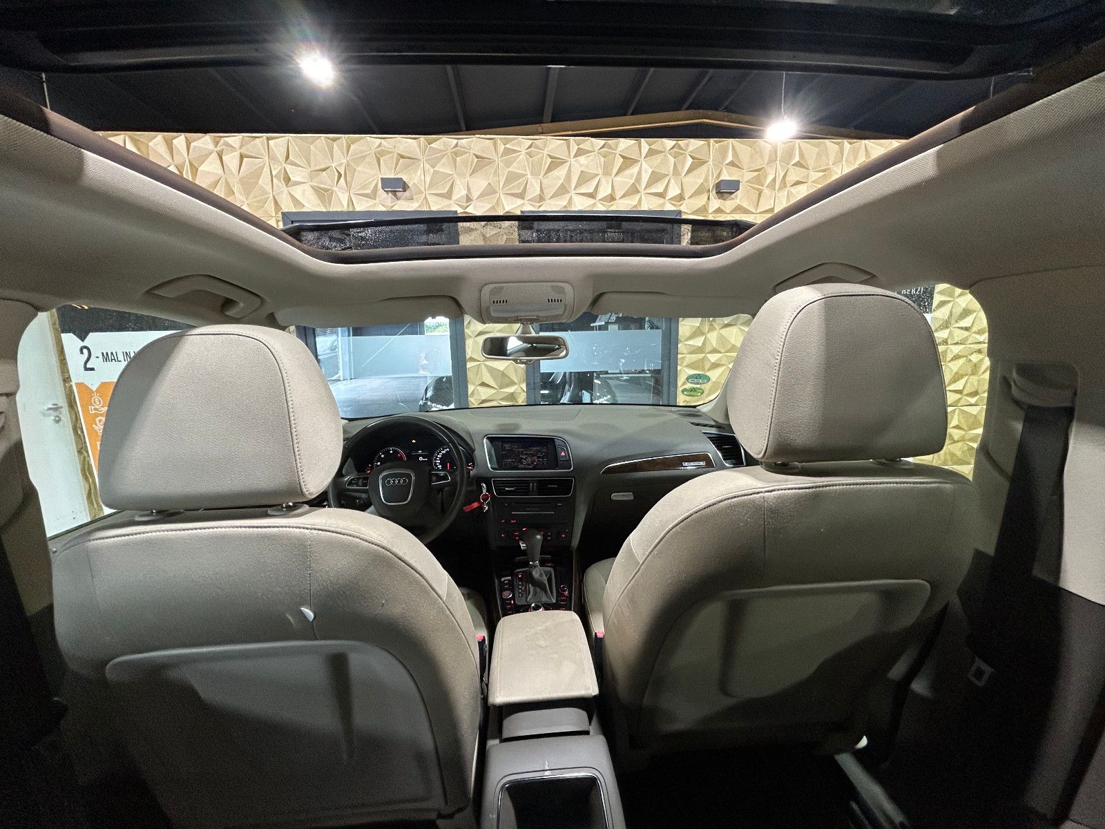 Fahrzeugabbildung Audi Q5 2.0 TDI  quattro/PANO/NAVI/AHK/SHZ/KLIMA/2.HA