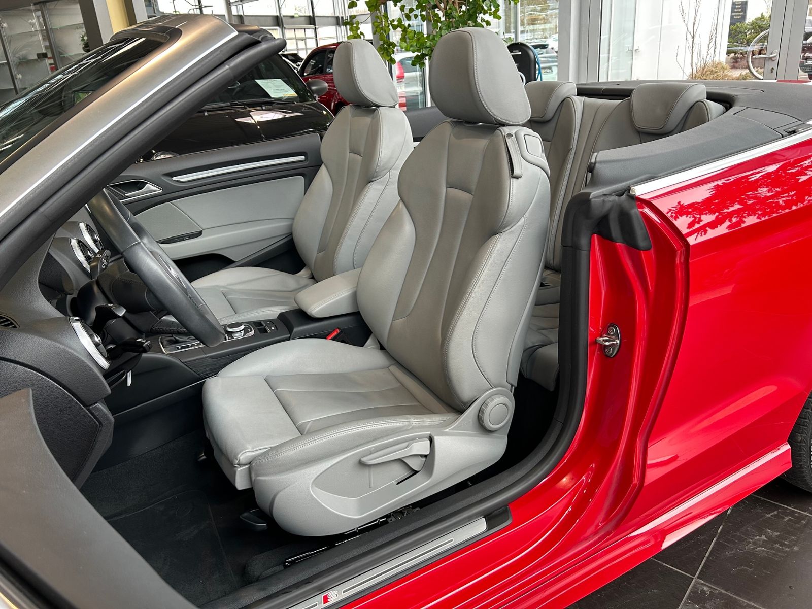 Fahrzeugabbildung Audi A3 Cabriolet 35 TFSI design XEN NAV SHZ 17"