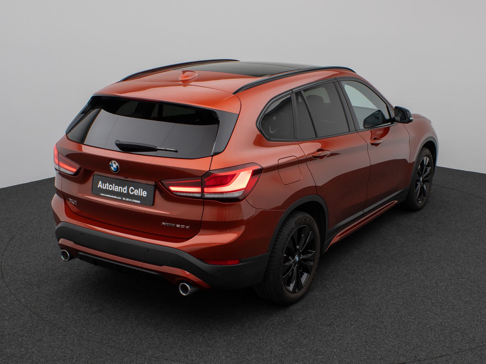 Fahrzeugabbildung BMW X1 xD20d Sport Line Panorama Kamera HUD DAB AHK