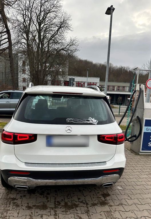 Image of Mercedes-Benz GLB 180