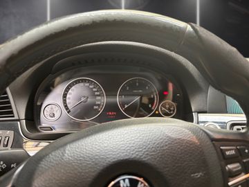 BMW 520 - 12