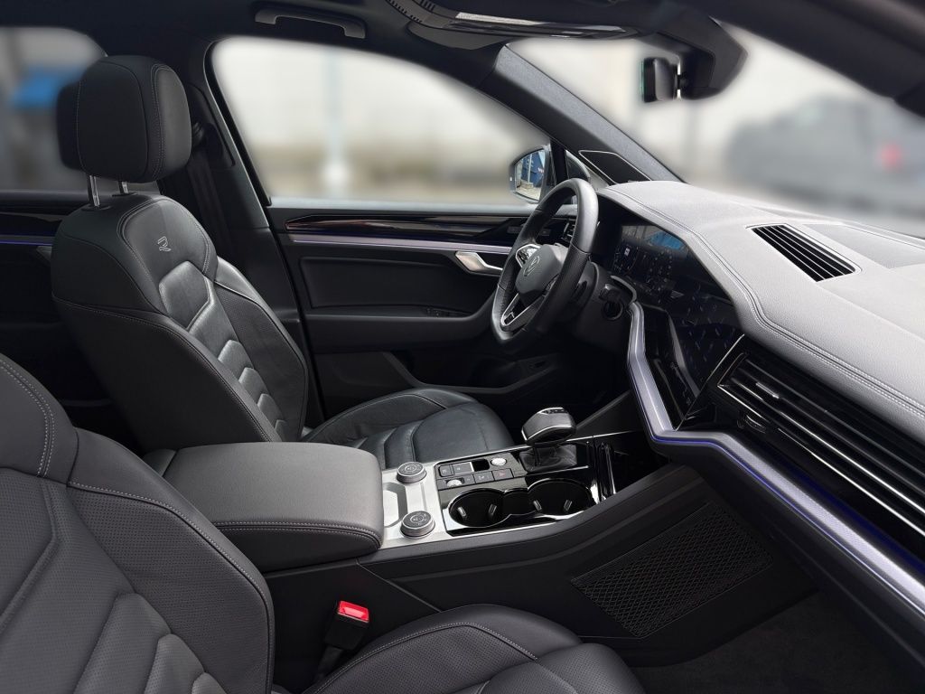 Volkswagen Touareg 3.0 TSI R-Line 4M MATRIX PANO BLACK AIR foto 9