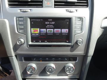 Volkswagen Golf - 10