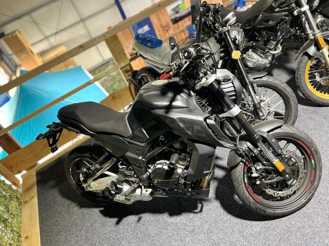 Motobi 400 DL Naked