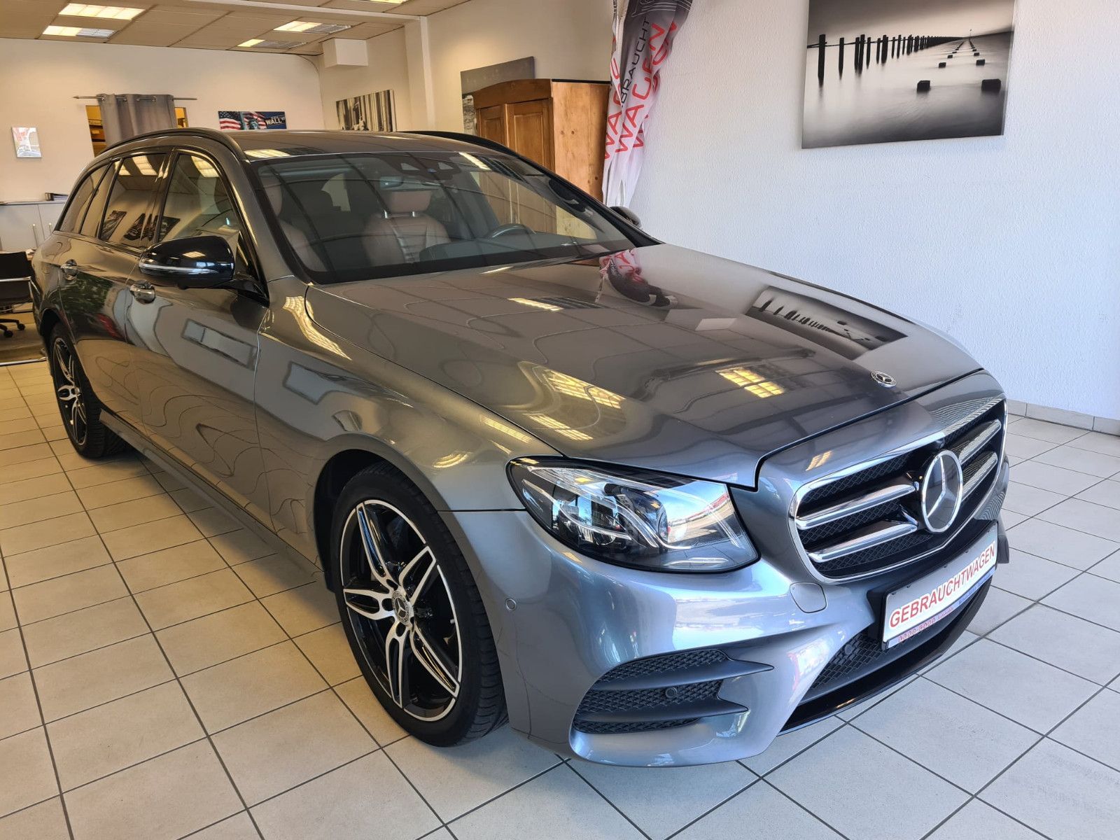Fahrzeugabbildung Mercedes-Benz E 400 T-Modell 4Matic/ Multibeam / AHK / AMG