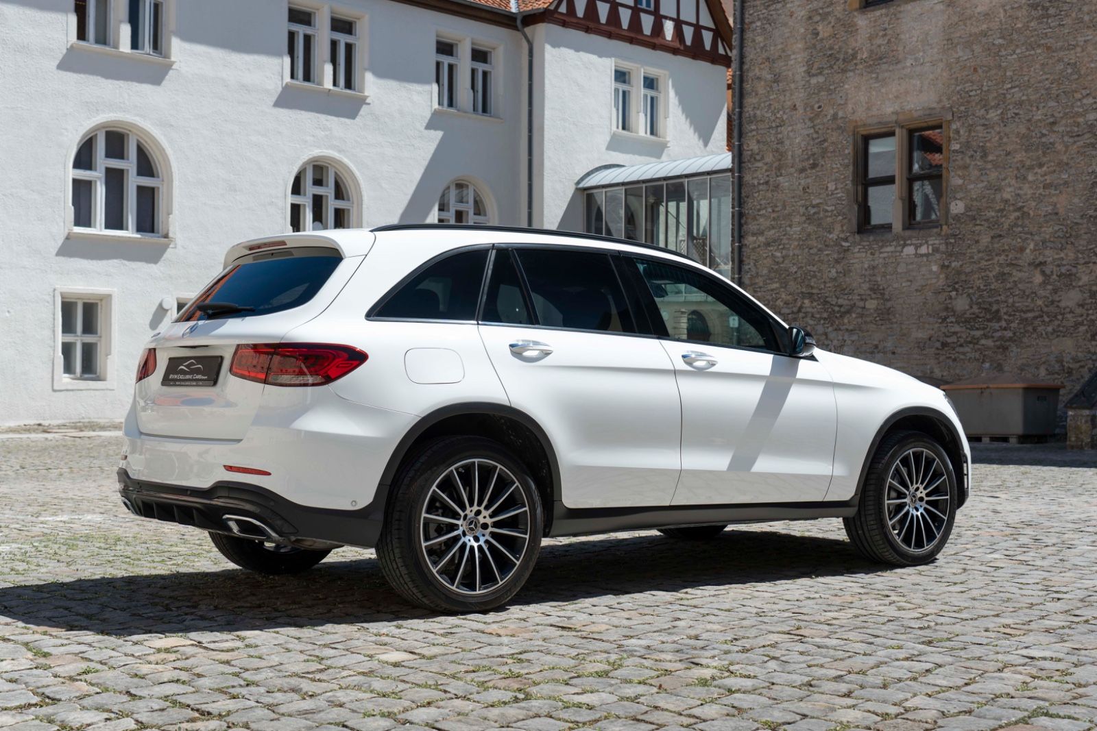 Fahrzeugabbildung Mercedes-Benz GLC 300 AMG-LINE BURMESTER LED 360° SHZ PANO
