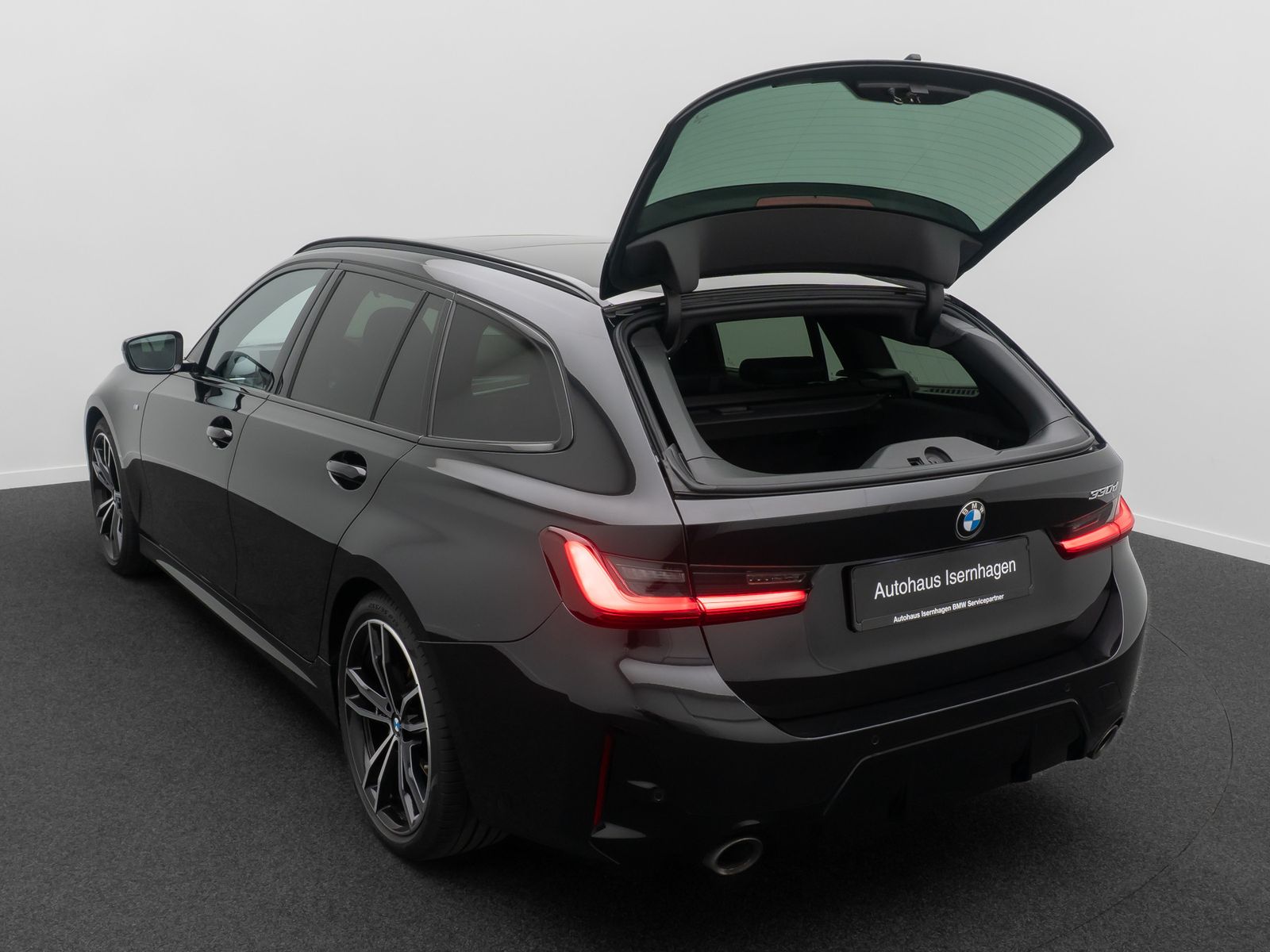 Fahrzeugabbildung BMW 330d M Sport H/K Panorama HUD DAB Alarm 19Zoll