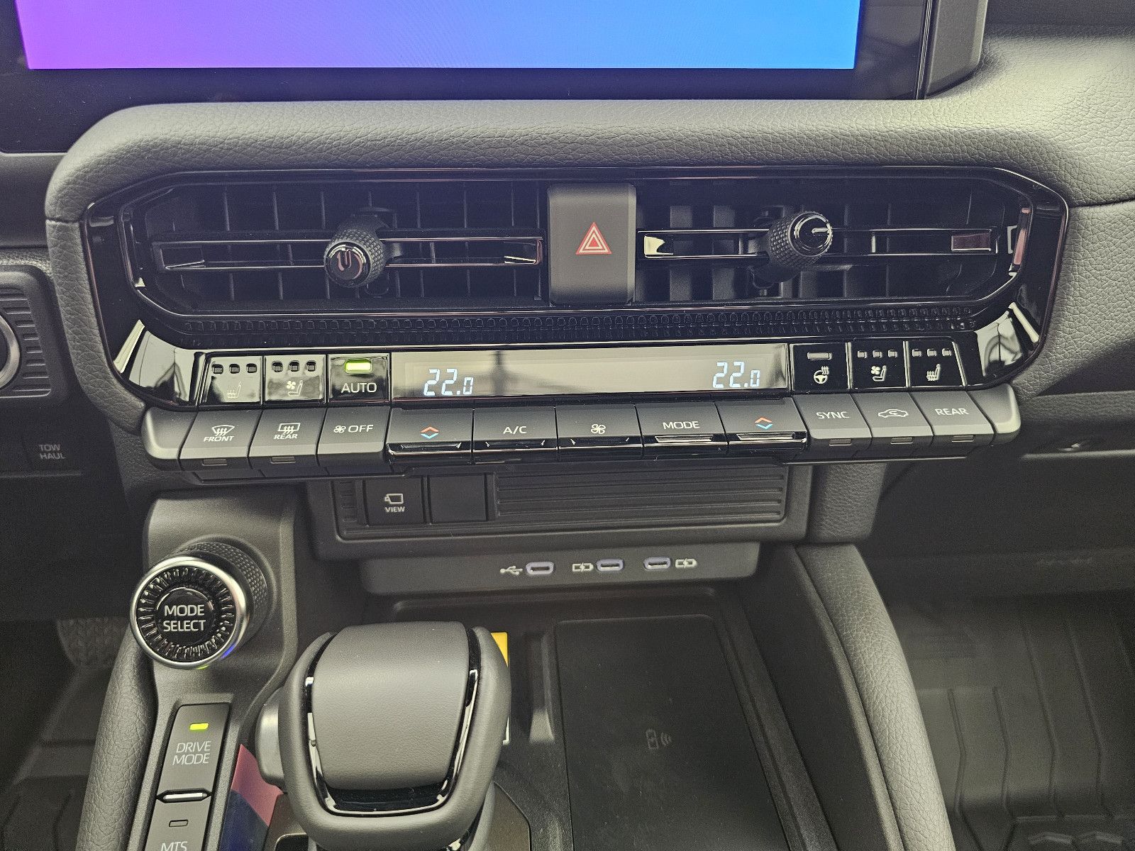 Fahrzeugabbildung Toyota Land Cruiser Premium Hybrid T1 72.000EUR! Stock!