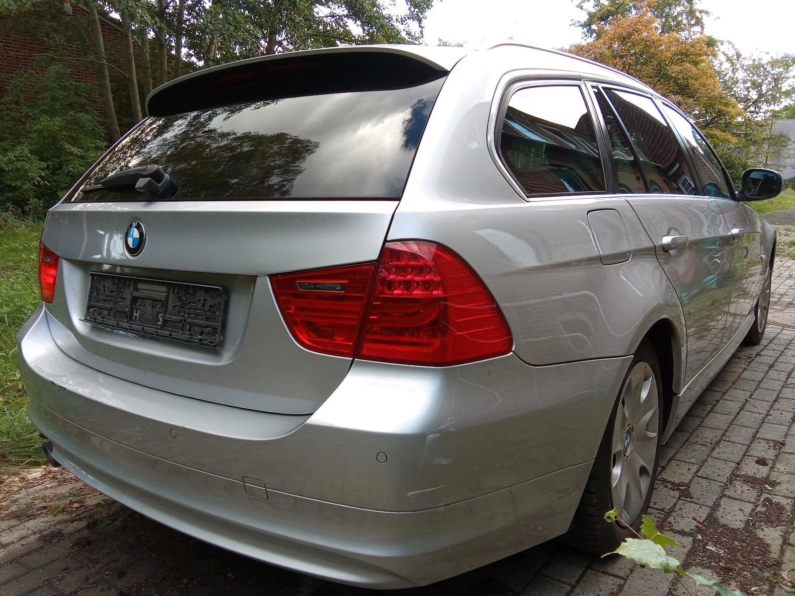 BMW 320 2011 — photo 7