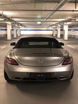 Mercedes-Benz SLS AMG 6.2 V8 Roadster (Liebhaberfahrzeug) - Mercedes-Benz SLS AMG mit Benzin-Antrieb: Cabrio, 6.2