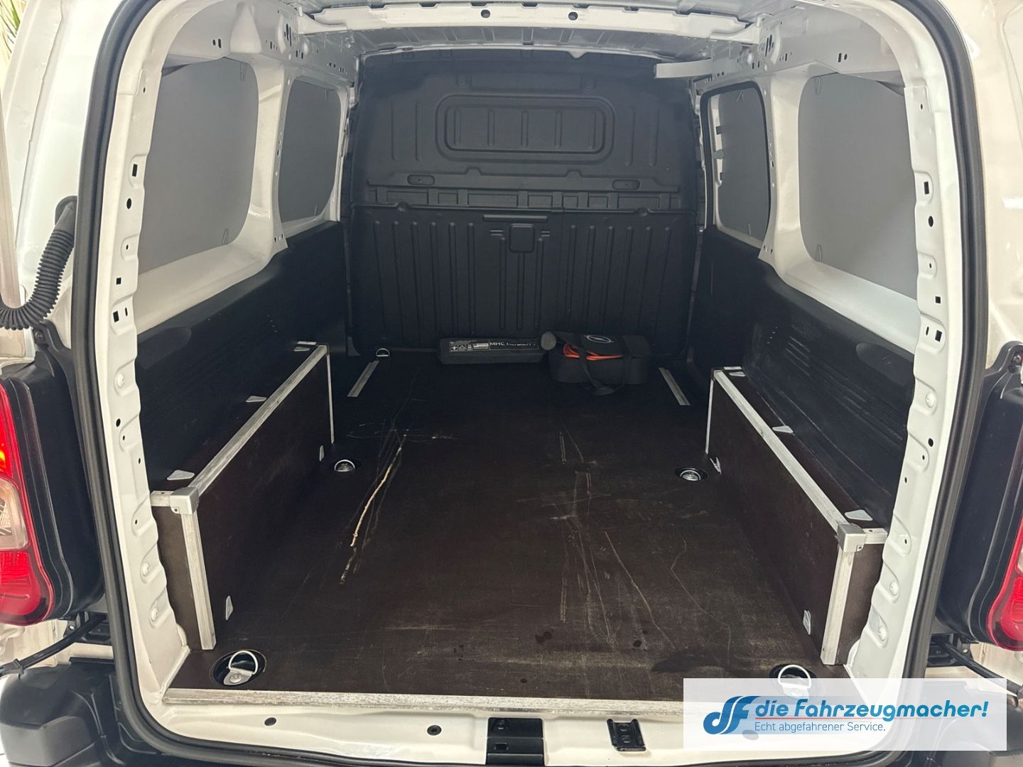 Fahrzeugabbildung Opel Combo E Cargo - e Edition XL LED Apple CarPlay A