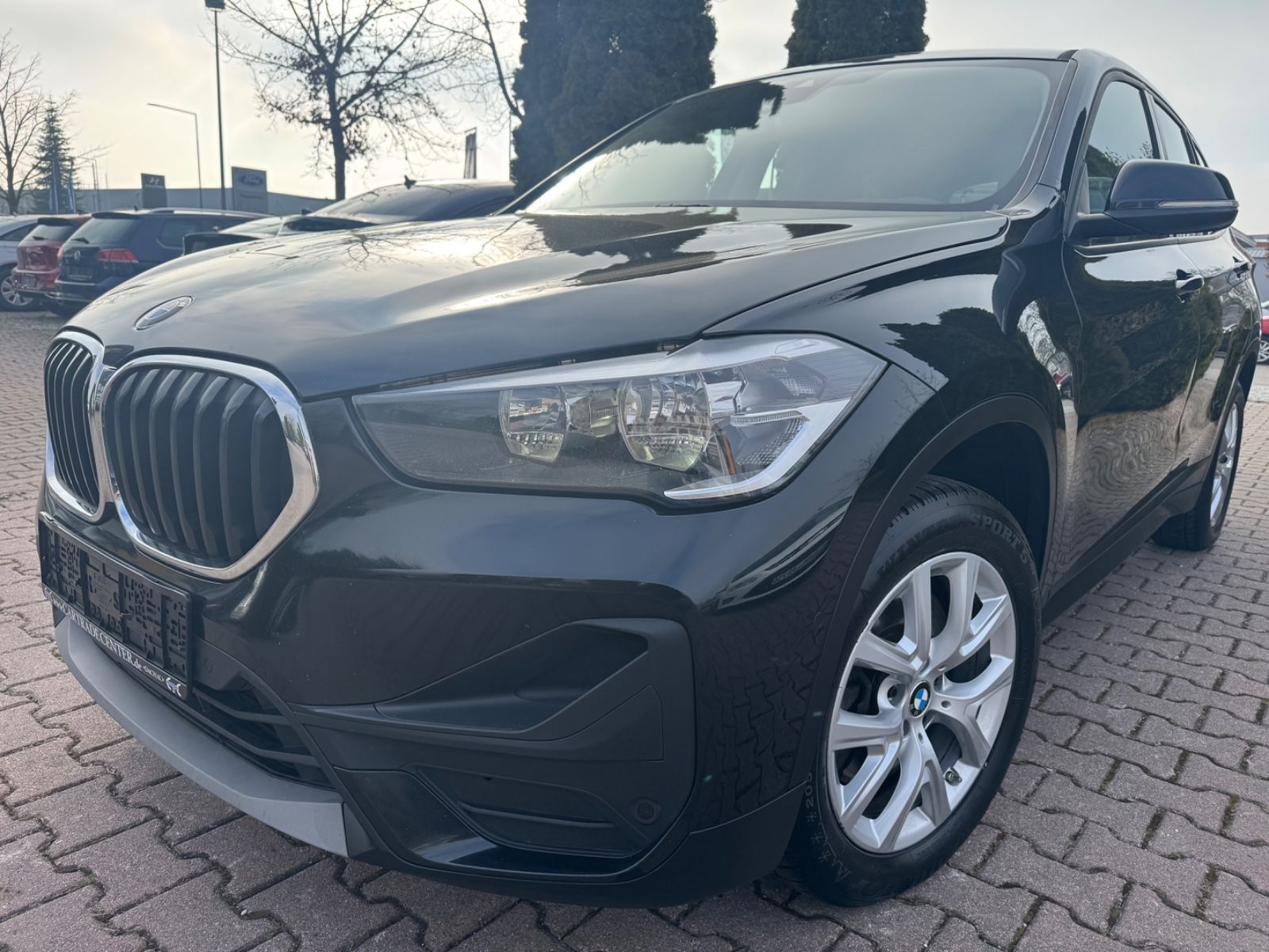BMW X1 sDrive 20 d Advantage 1. HAND- NAVIGATION