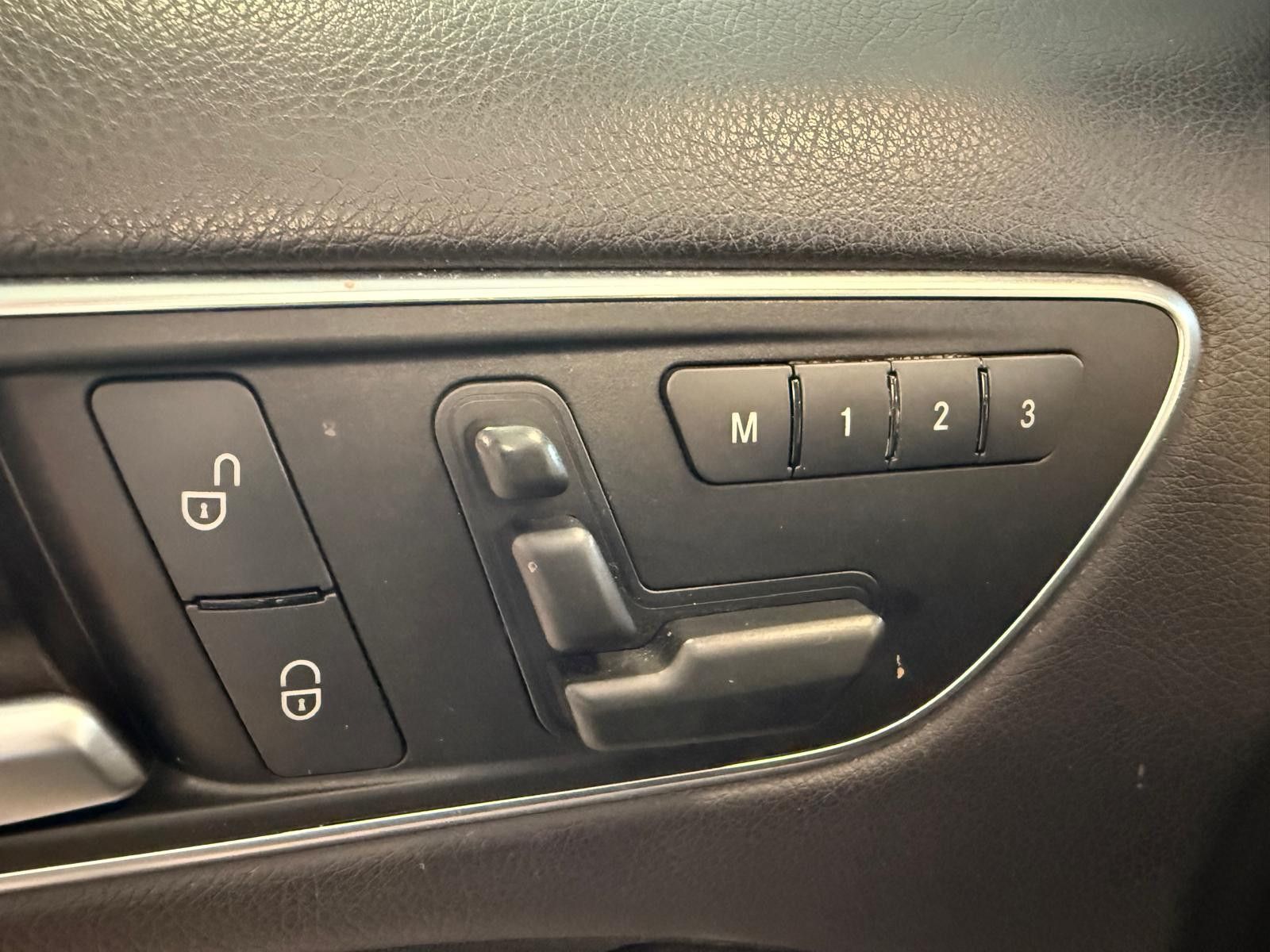 Fahrzeugabbildung Mercedes-Benz MB  B 180 / NAVI/AUTOMATIK