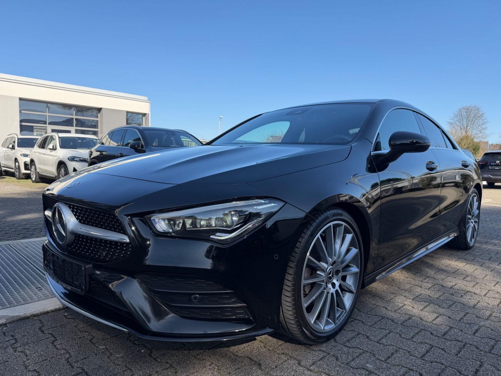 MERCEDES-BENZ CLA 200d AMG-LINE *PANO*LED*