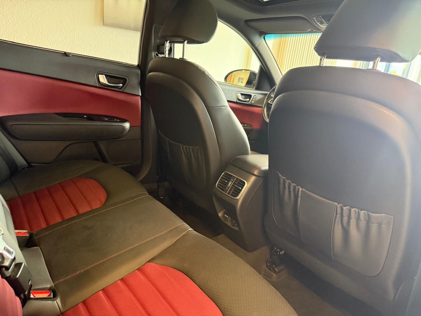 Fahrzeugabbildung Kia Optima Sportswagon GT /SCHECKHEFT/SPORTABGAS