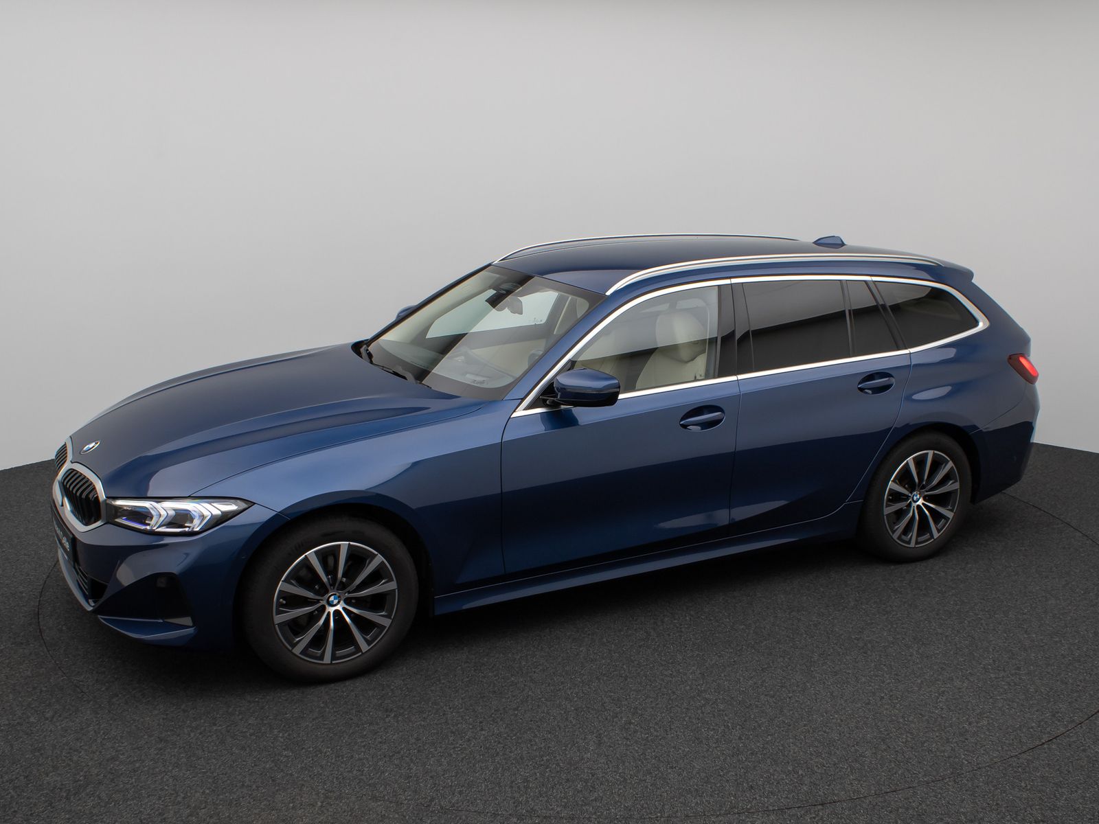 Fahrzeugabbildung BMW 320i Kamera HUD DAB H/K ACC Komfort Alarm Sport