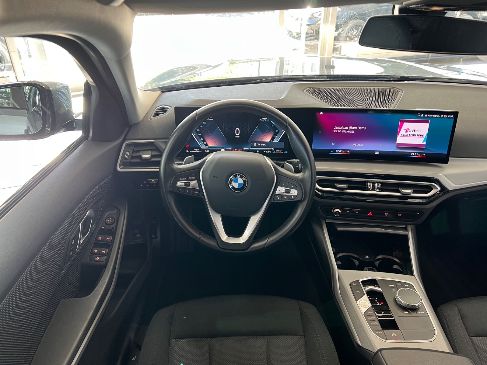 BMW 320 d xDrive Touring III DRIVING ASSISTANT III foto 20