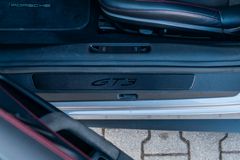 PORSCHE 992 GT3/ 1. HAND/ LIFT/ KAMERA/ APPROVED/ BOSE PORSCHE 992 GT3/ 1. HAND/ LIFT/ KAMERA/ APPROVED/ BOSE