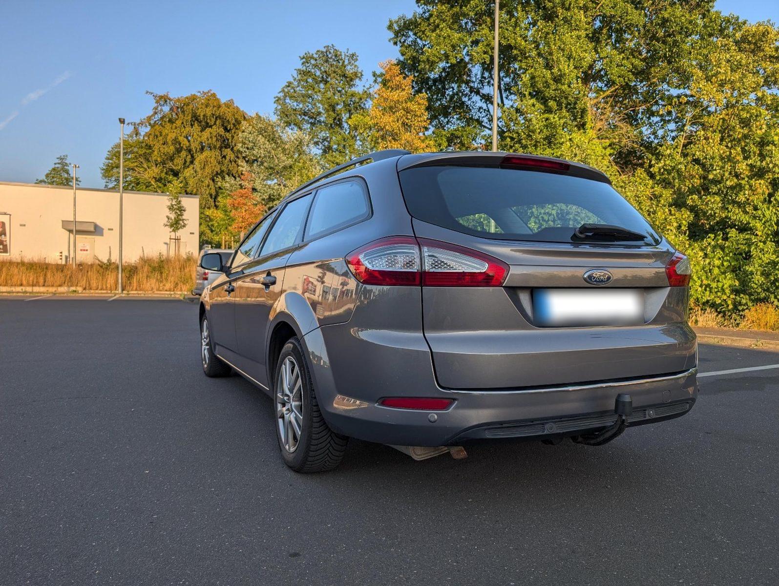 Ford Mondeo 2011 — photo 10