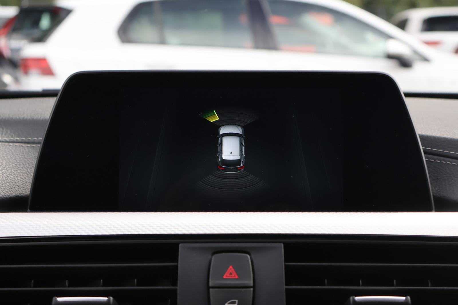 BMW 320i M Sport LED Navi Tempomat el. Heckklappe