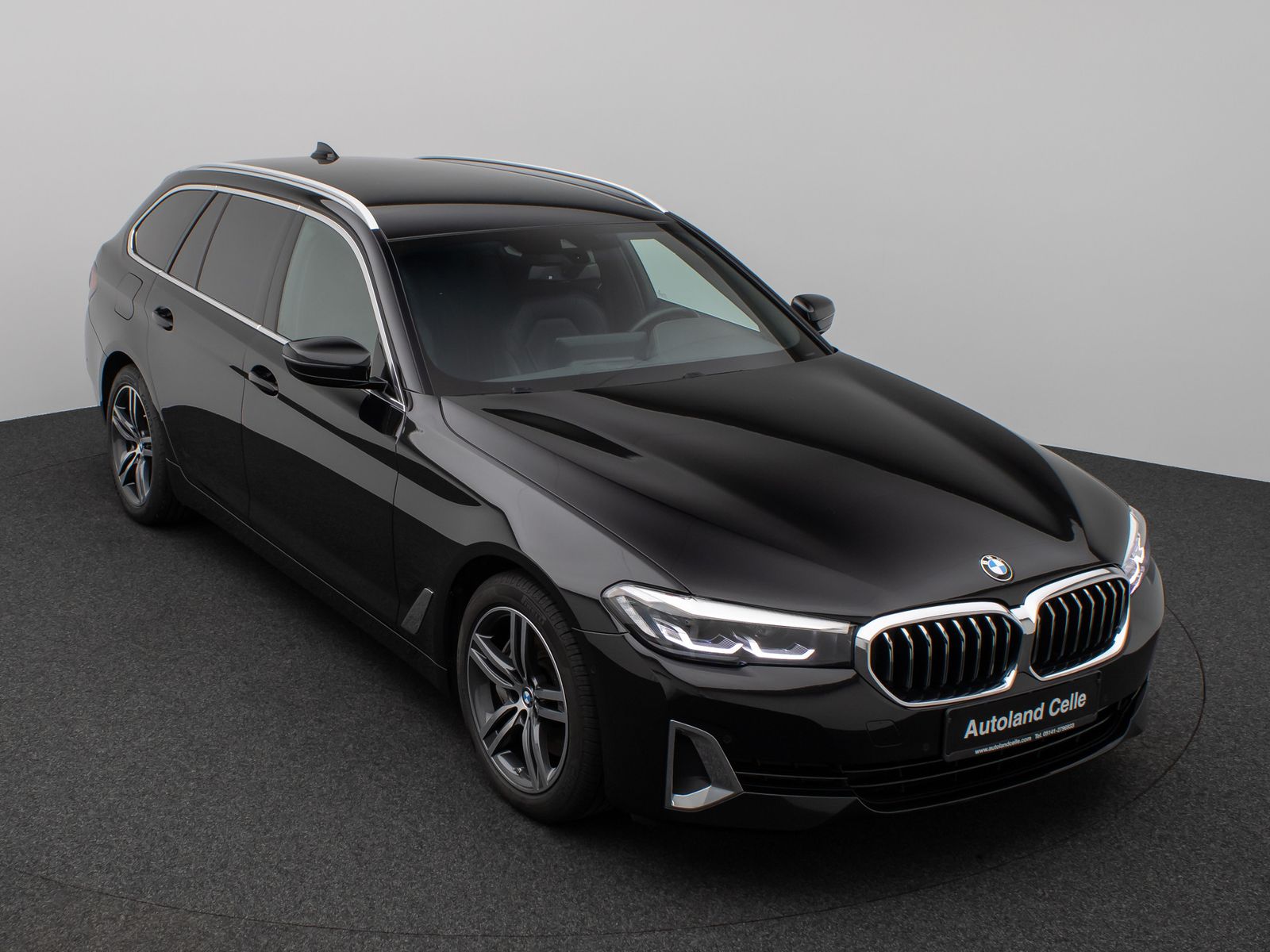 Fahrzeugabbildung BMW 530d xD  Luxury Line Kamera DAB H/K Lenkrhzg AHK