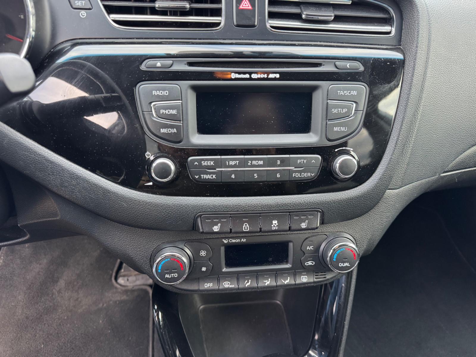 Kia cee'd 2012 — photo 19