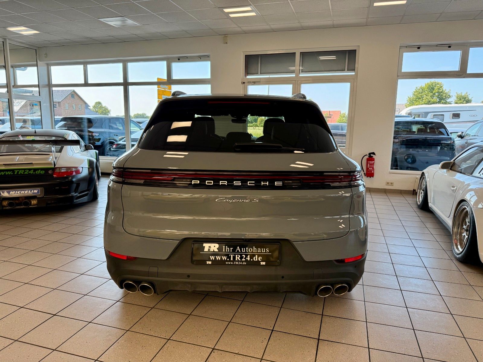 Fahrzeugabbildung Porsche Cayenne S E-Hybrid Panorama/AHK/Massage/HeadUP