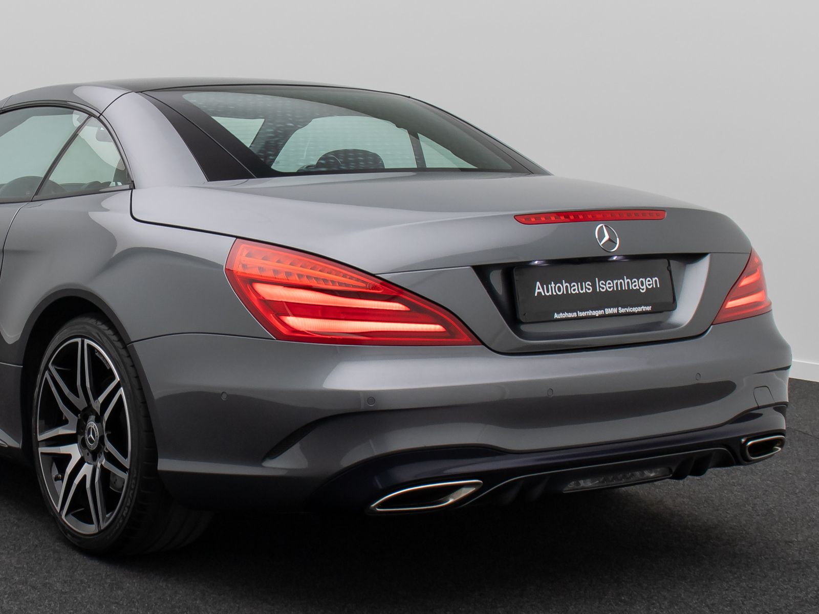 Fahrzeugabbildung Mercedes-Benz SL 400 AMG ACC Kamera H/K Komfort DAB FahrAssist