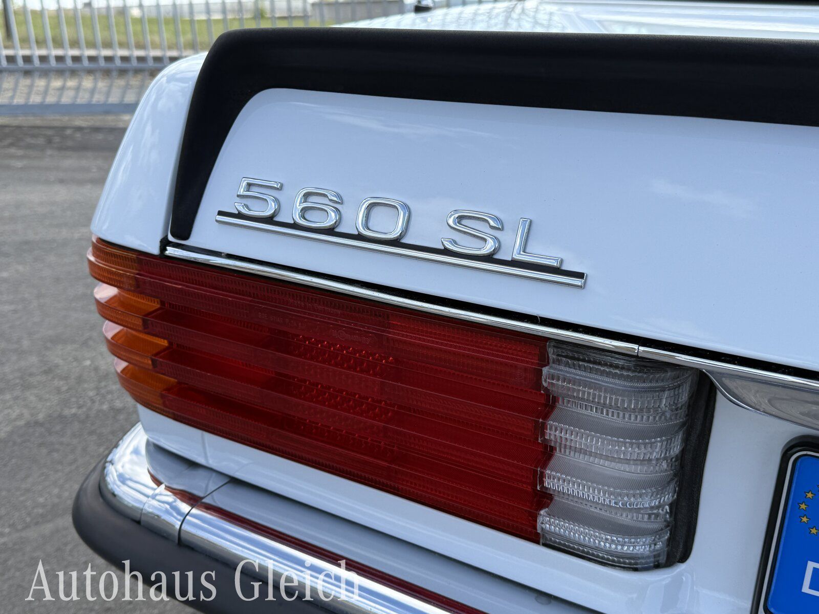 Fahrzeugabbildung Mercedes-Benz 560 SL Klima/Sitzhzg./Radio MB - Exquisit -